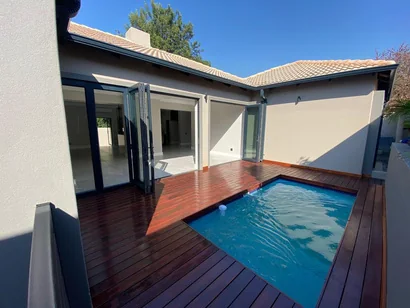 Residential pool courtyard
